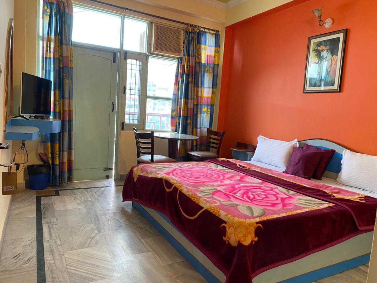 Hotel Surya Laxman Jhula Рішикеш Екстер'єр фото